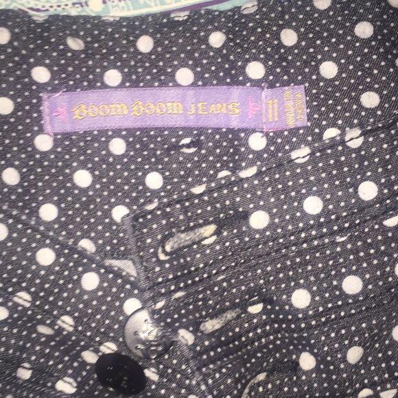 Black and White shorts - Picture 4 of 4